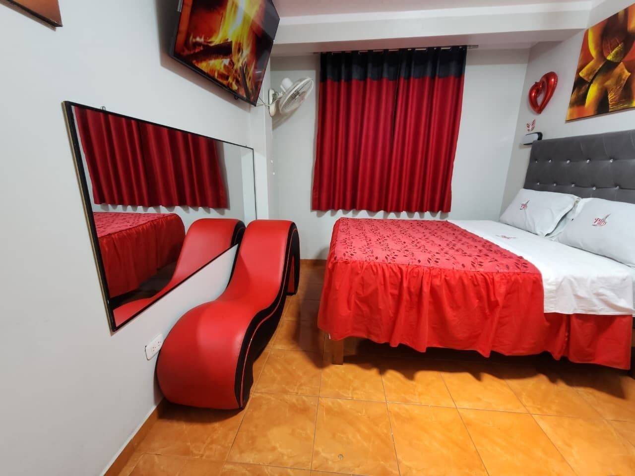 Comfort Room | Egyptian cotton sheets, premium bedding, down comforters