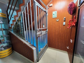 Interior entrance - HOSTAL PARIS 1 (Lima)