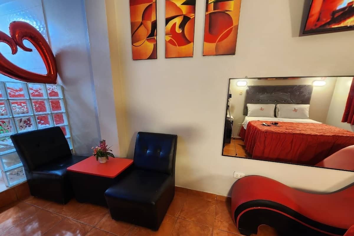 Comfort Room | Egyptian cotton sheets, premium bedding, down comforters