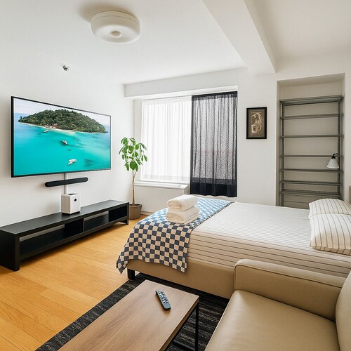 NYC Studio with Private Bathroom & Kitchenette