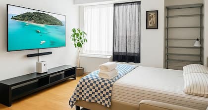NYC Studio with Private Bathroom & Kitchenette