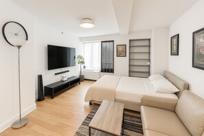 1 habitación, tabla de planchar con plancha, wifi gratis y ropa de cama 