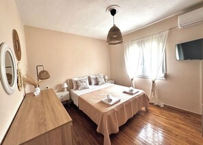 2 bedrooms, iron/ironing board, WiFi, bed sheets - Villa Olea (Kallikrateia)