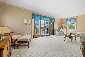 Smart TV, fireplace, stereo