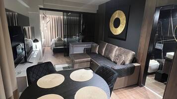 1 chambre, fer et planche Ă repasser, Wi-Fi, draps fournis