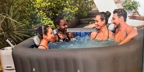 Baignoire à remous extérieure