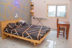 3 sovrum, strykjärn/strykbräda, gratis wi-fi och sängkläder