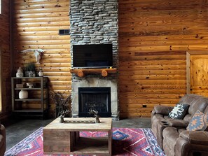 TV connectée, cheminée