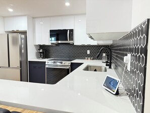 Microwave, oven, stovetop, dishwasher - Rustic Rocky Retreat (Calgary)