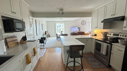 Quiet Luxury in Parklike Setting