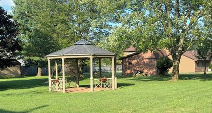 Quiet Luxury in Parklike Setting