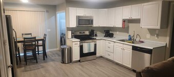 Wander & Stay:  2-bedroom apartment in marvelous Daleville with WiFi, AC