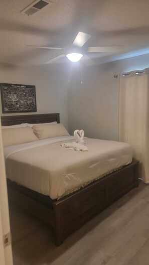2 bedrooms, iron/ironing board, WiFi, bed sheets