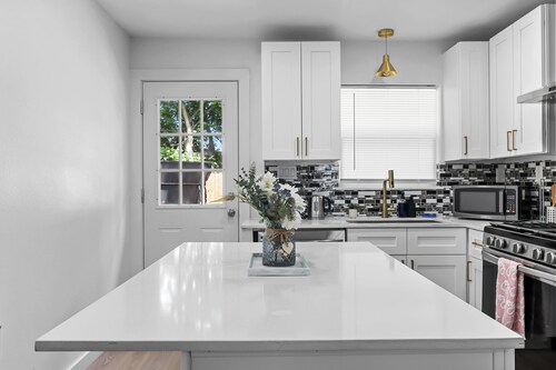 Cozy Home near NRG, Medical Centre, Toyota Centre with Hot Tub Spa, Arcade, BBQ