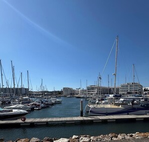 Marina - 7 Degrees South, Luxurious 2 Bedroom Marina Water Side Apartment (lagos)