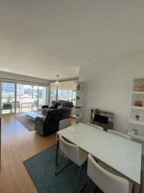 Interior - 7 Degrees South, Luxurious 2 Bedroom Marina Water Side Apartment (lagos)