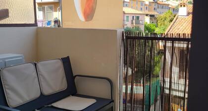 Cosy studio near the Gulf of Juan sea.