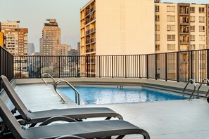 Rom – superior | Basseng | Sesongbasert utendørsbasseng