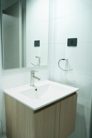 Studio | Bathroom - Compañia 1703 (Santiago)