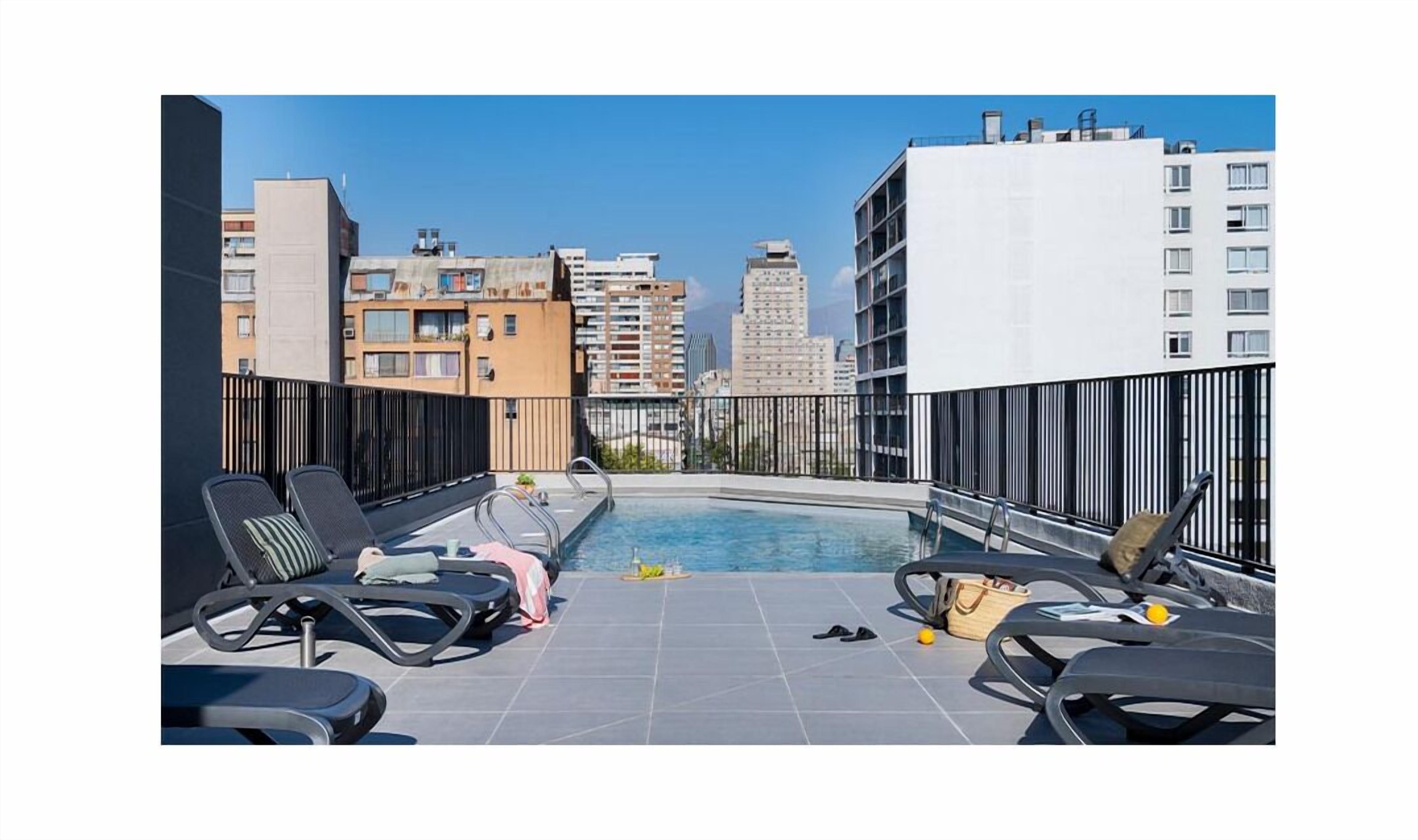 Studio | Pool | Seasonal outdoor pool