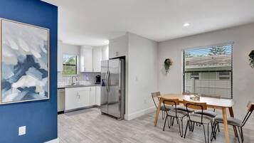 Residenza familiare, 3 camere da letto, non fumatori | Cucina privata | Frigorifero con congelatore, microonde, forno, piano cottura