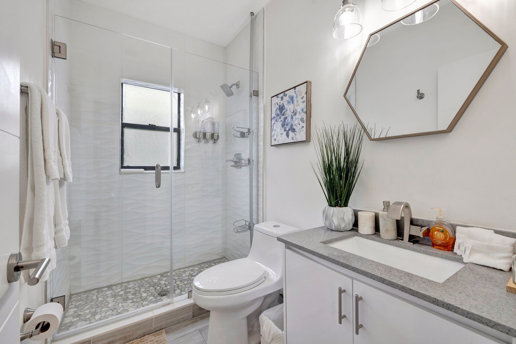 Family Townhome, 3 Bedrooms, Non Smoking | Bathroom | Combined shower/tub, towels, soap, shampoo