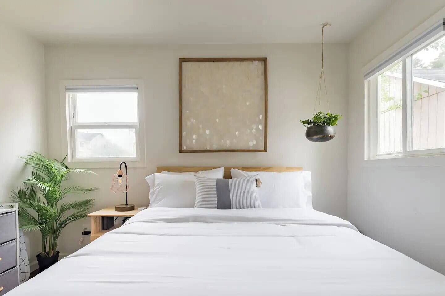 2 bedrooms, desk, iron/ironing board, travel cot