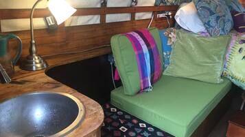 1 habitación, wifi y ropa de cama