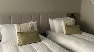 4 habitaciones, tabla de planchar con plancha, wifi y ropa de cama