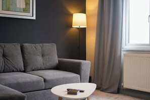 Unclassified image, 4 of 43, button