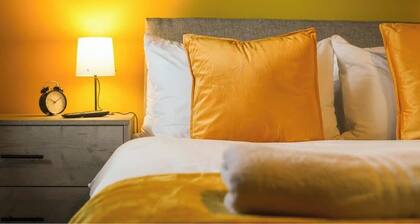 Extended Stays Welcome| Sleeps 11 | FREE Parking