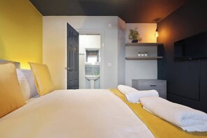 Unclassified image, 5 of 43, button