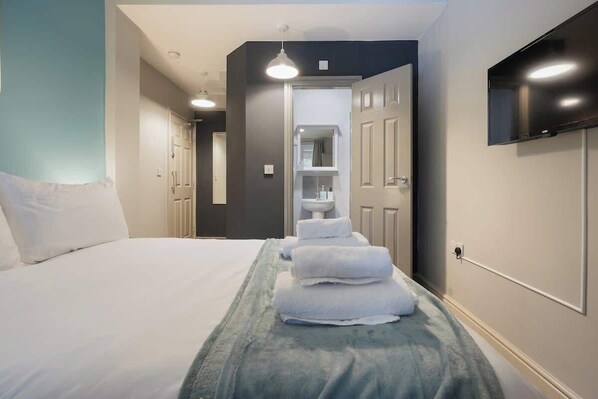 4 bedrooms, iron/ironing board, travel crib, WiFi