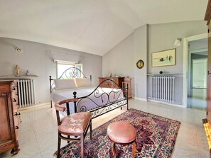 2 chambres, bureau, Wi-Fi, draps fournis