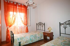 2 bedrooms, bed sheets