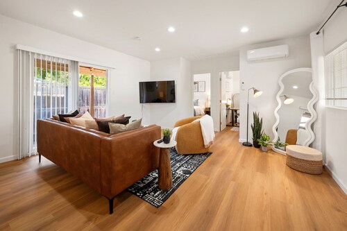 New Lux and Cozy MTV Downtown Traveler's Dream Home