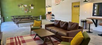 Field Trip Unit 21 Deluxe Aframe with private hot tub