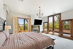 6 bedrooms, iron/ironing board, travel cot, free WiFi