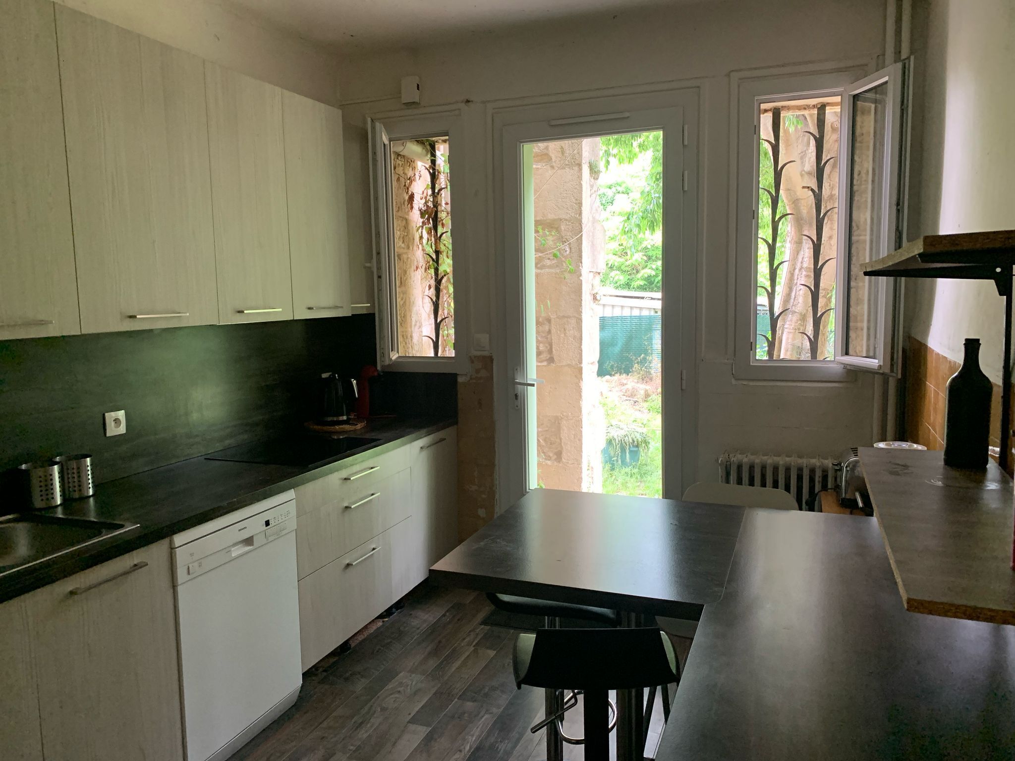 Micro-ondes, four, plaque de cuisson, lave-vaisselle