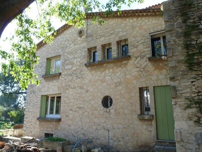 Large villa 10 minutes from the Nîmes Arena