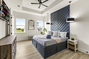 3 chambres, bureau, fer et planche à repasser, accès au Wi-Fi (inclus)