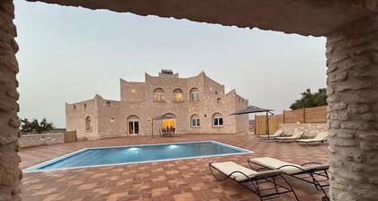 Essaouira countryside, villa, swimming pool, 2 hectares, olive trees, mountain view, ....