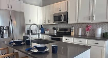 Greenville Gem | Scenic Balcony Views & Free Parkg