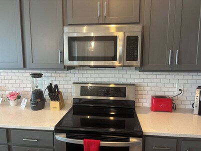 Gated 2BR in Greenville w/Vibes