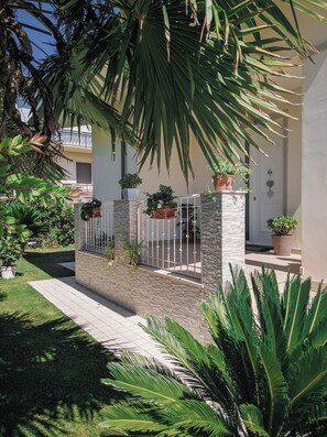 Unclassified image, 5 of 42, button - Versilia Home - Cozy home in the heart of Versilia (Lido di Camaiore)