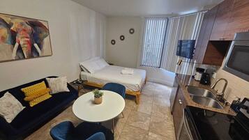 WiFi, bed sheets, wheelchair access