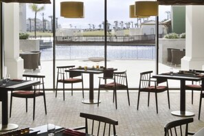 Restaurant - DoubleTree by Hilton La Torre Golf & Spa Resort (Murcia)