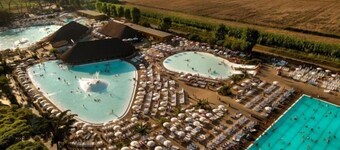 hu Park Albatros Village