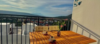 Deniz ve Dağ manzaralı 2+1 dubleks daire