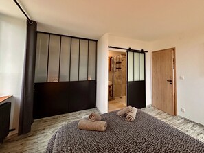 4 soverom, strykejern/-brett, wi-fi og sengetøy